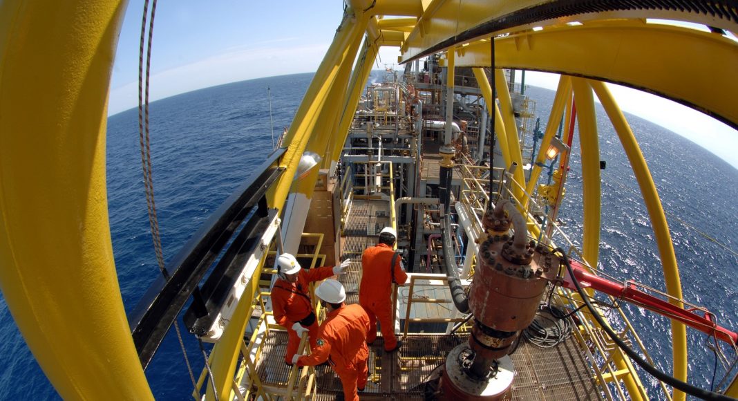 Covid-19: MPT emite recomendações para proteção de trabalhadores da indústria do petróleo